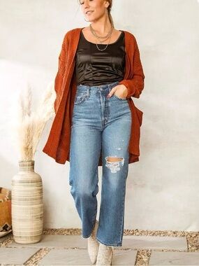 Levi’s Ribcage Straight jeans  – Medium Wash – Distressed – Women’s size 26 x 29